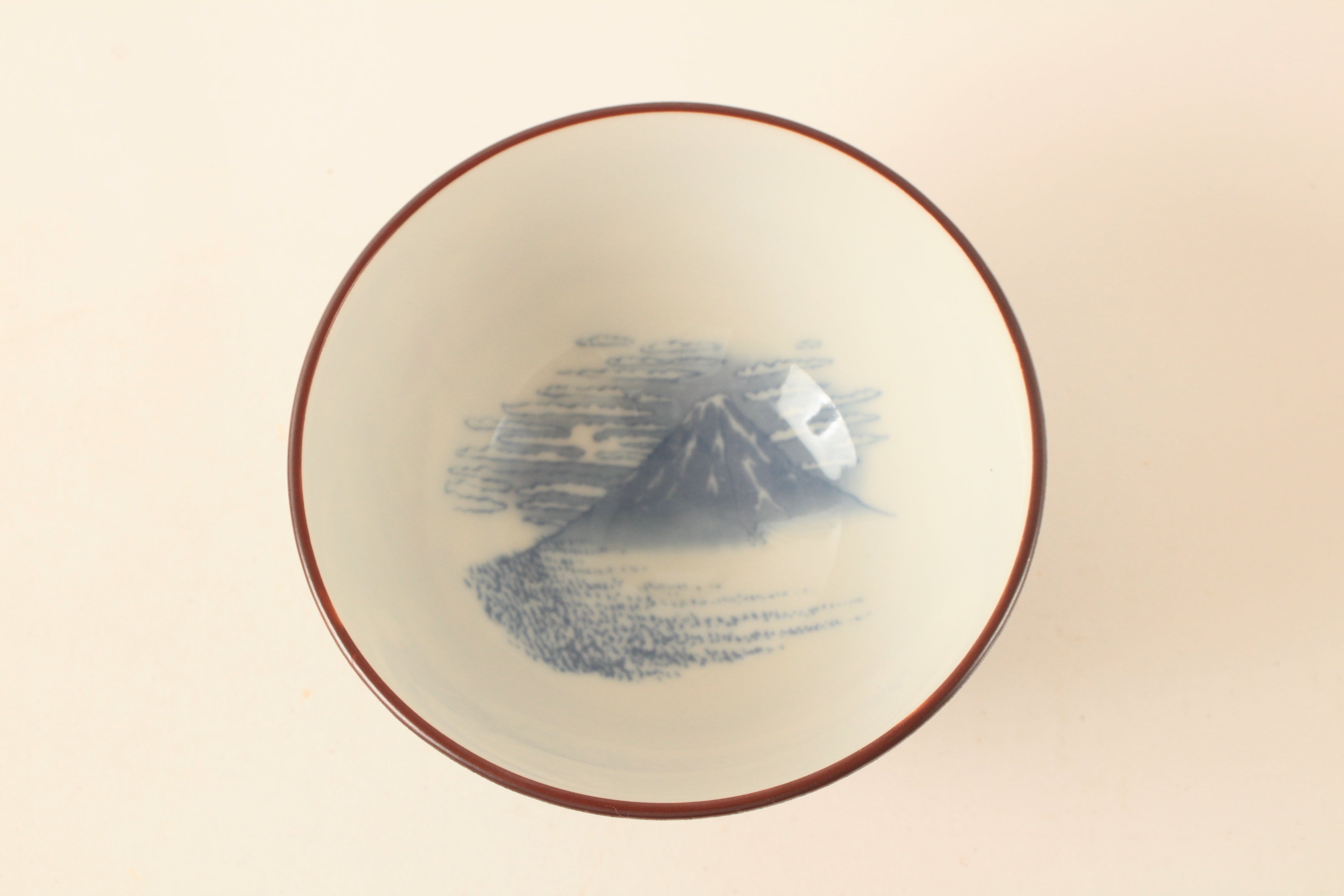 Mino ware Japanese Ceramics Rice Bowl Red Mt. Fuji w/ Dancing Cat made in Japan