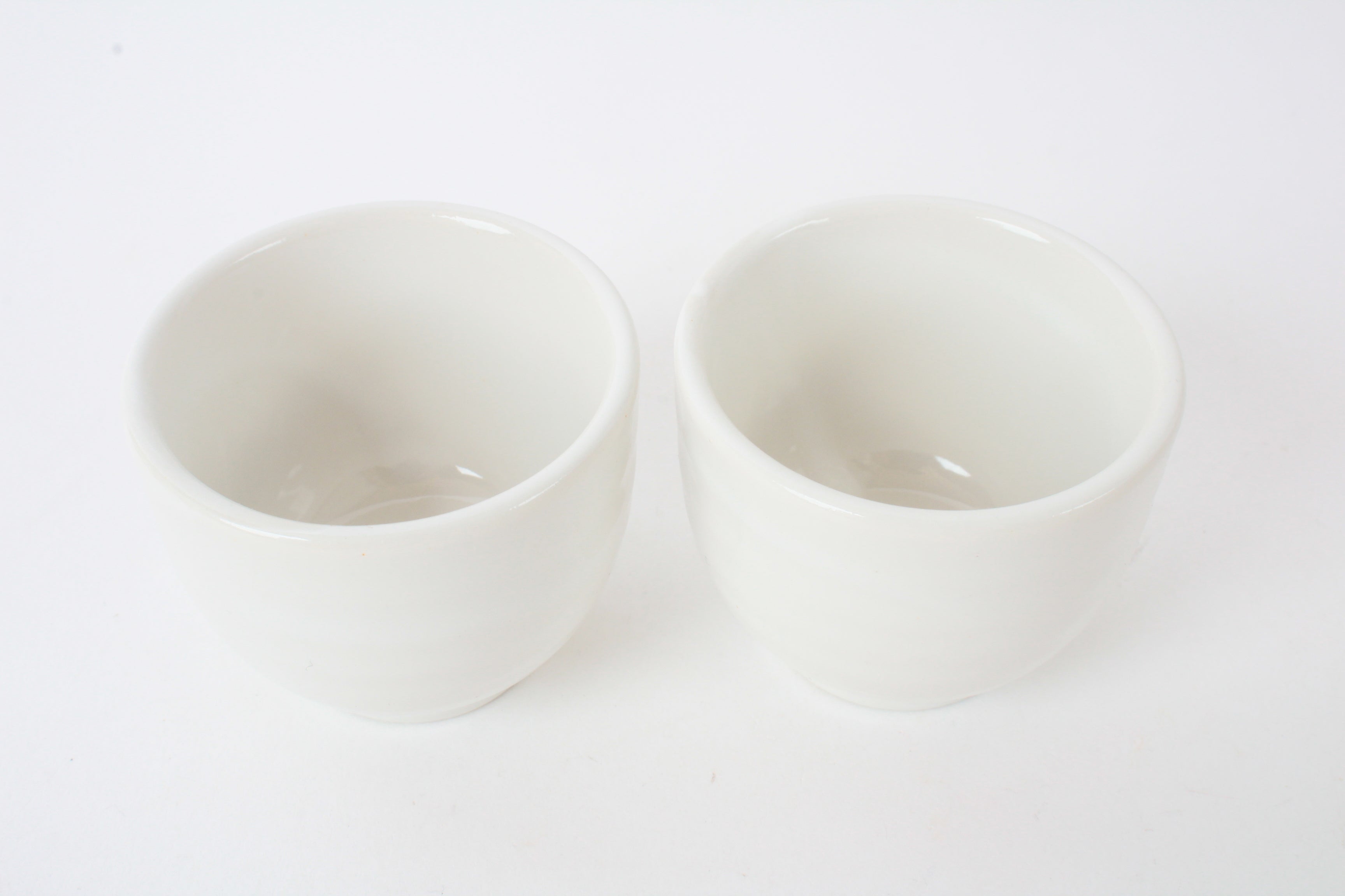 Mino ware Japanese Ceramic Chicken Shape Tokkuri and Sake Cup set White made in Japan