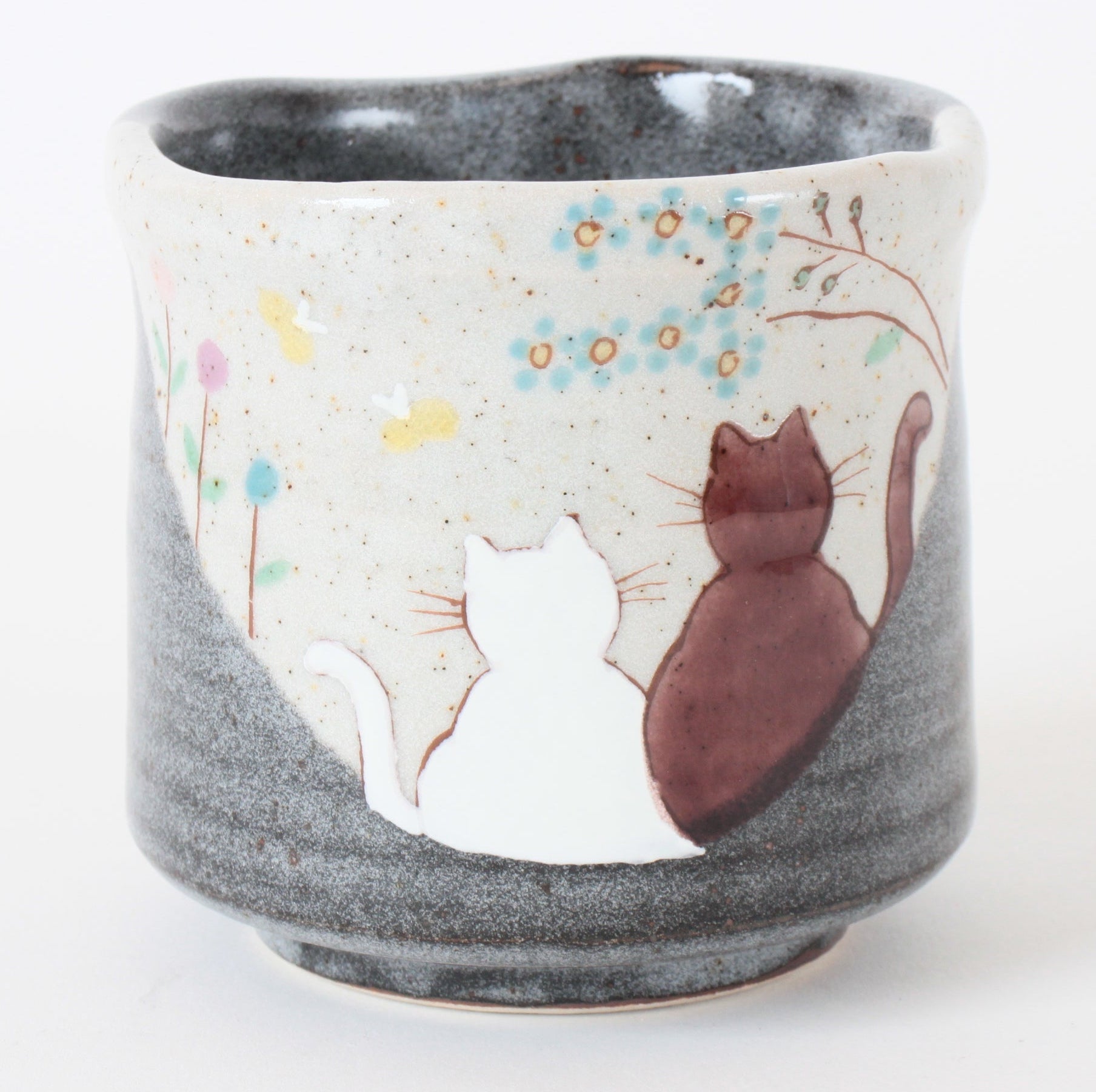 Kutani ware Japanese Ceramic Yunomi Chawan Tea Cup White and Brown Cats Made in Japan