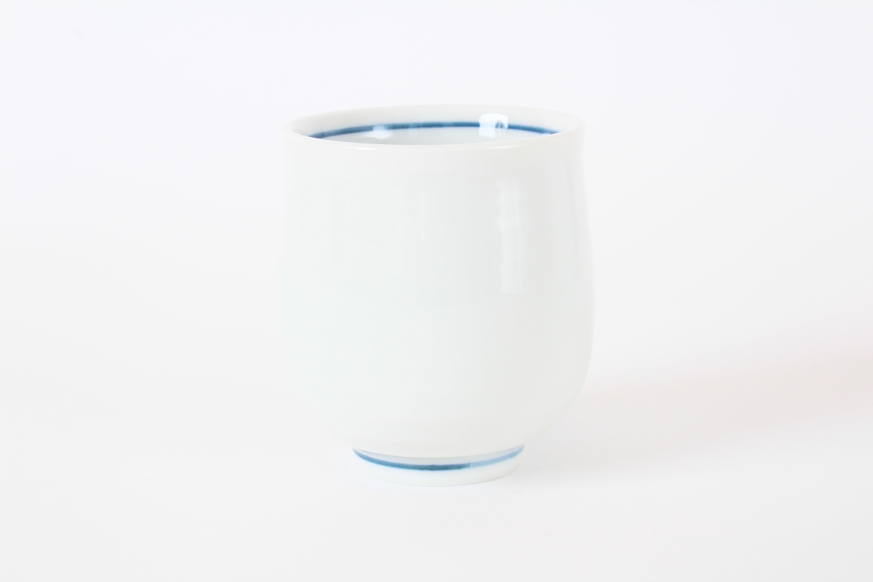 Kutani ware Japanese Ceramic Yunomi Chawan Tea Cup Camellia Vermilion Made in Japan