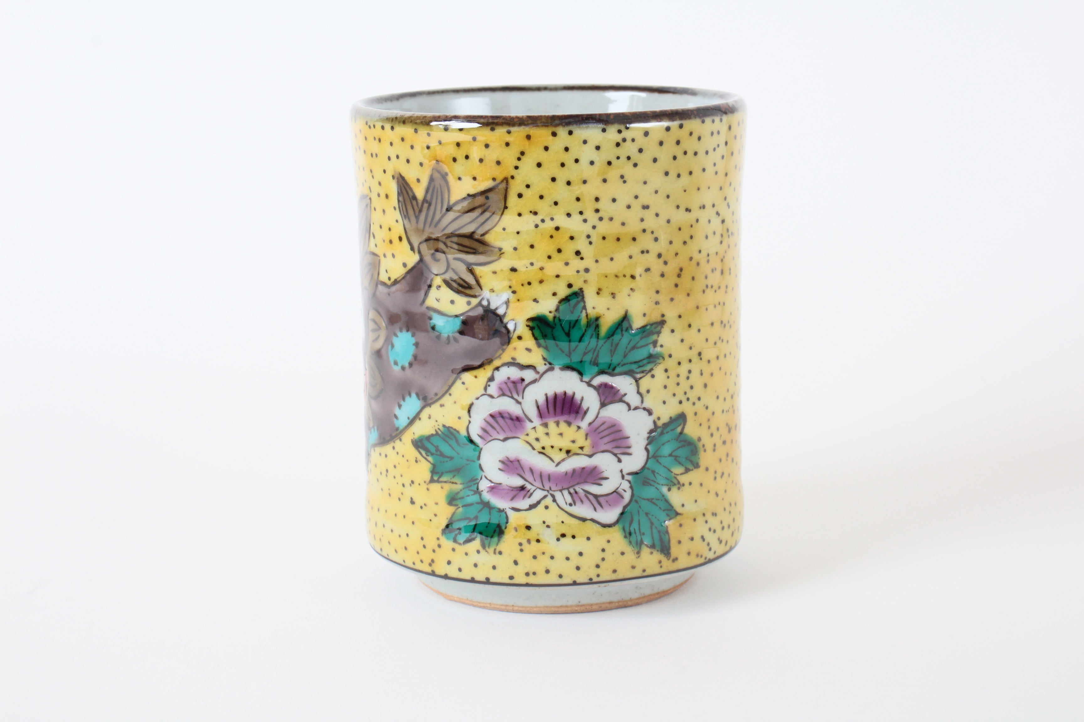 Kutani ware Japanese Ceramic Yunomi Chawan Tea Cup Shisa and Peony, Yellow, Made in Japan