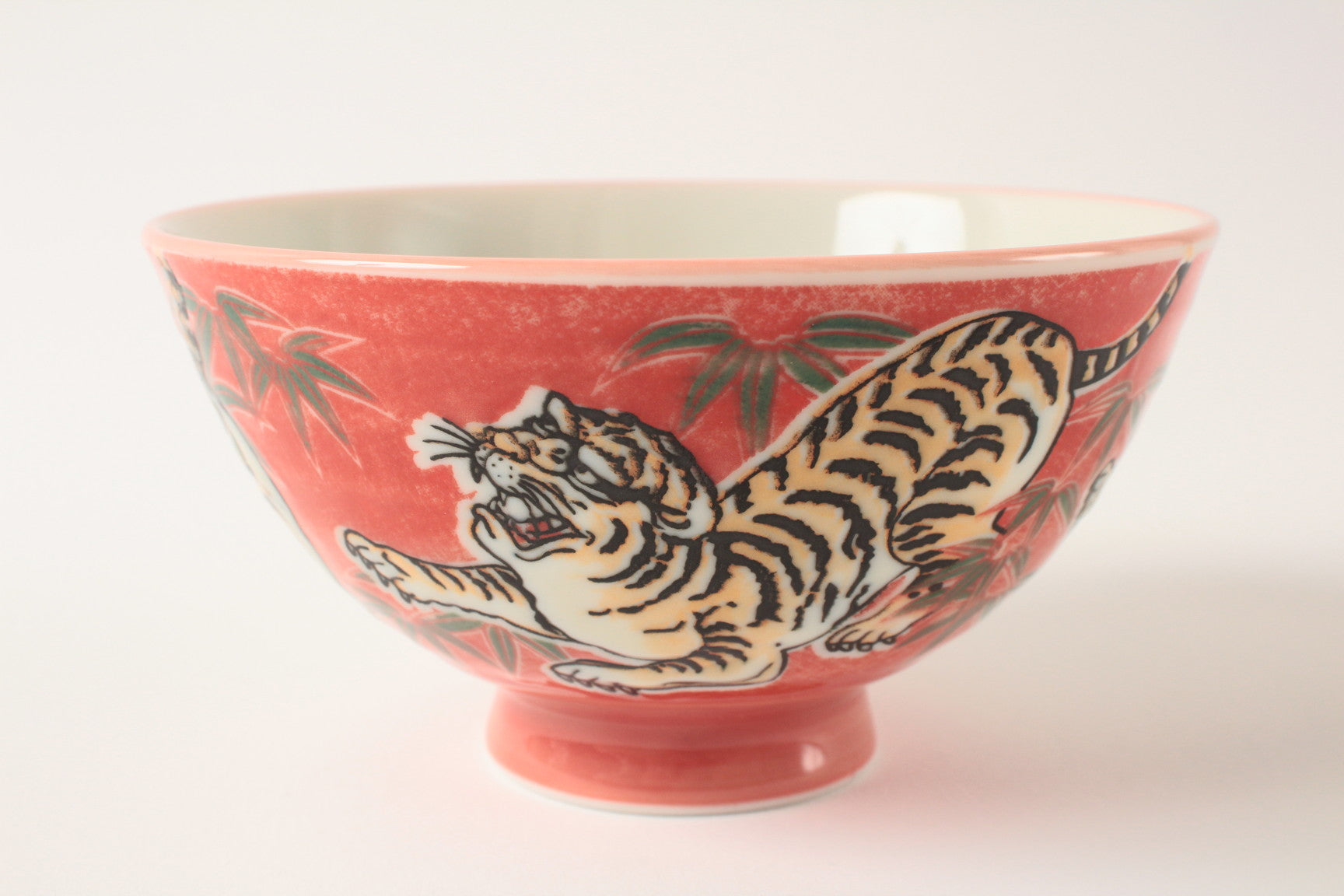 Mino ware Japanese Ceramics Rice Bowl Roaring Tiger Red made in Japan