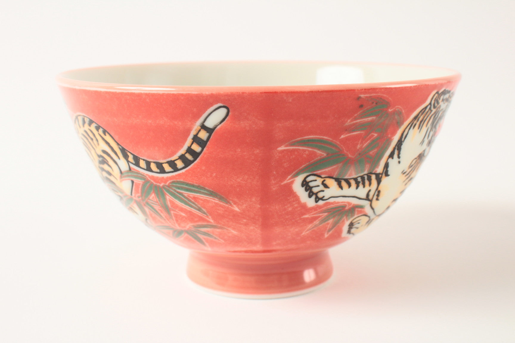 Mino ware Japanese Ceramics Rice Bowl Roaring Tiger Red made in Japan