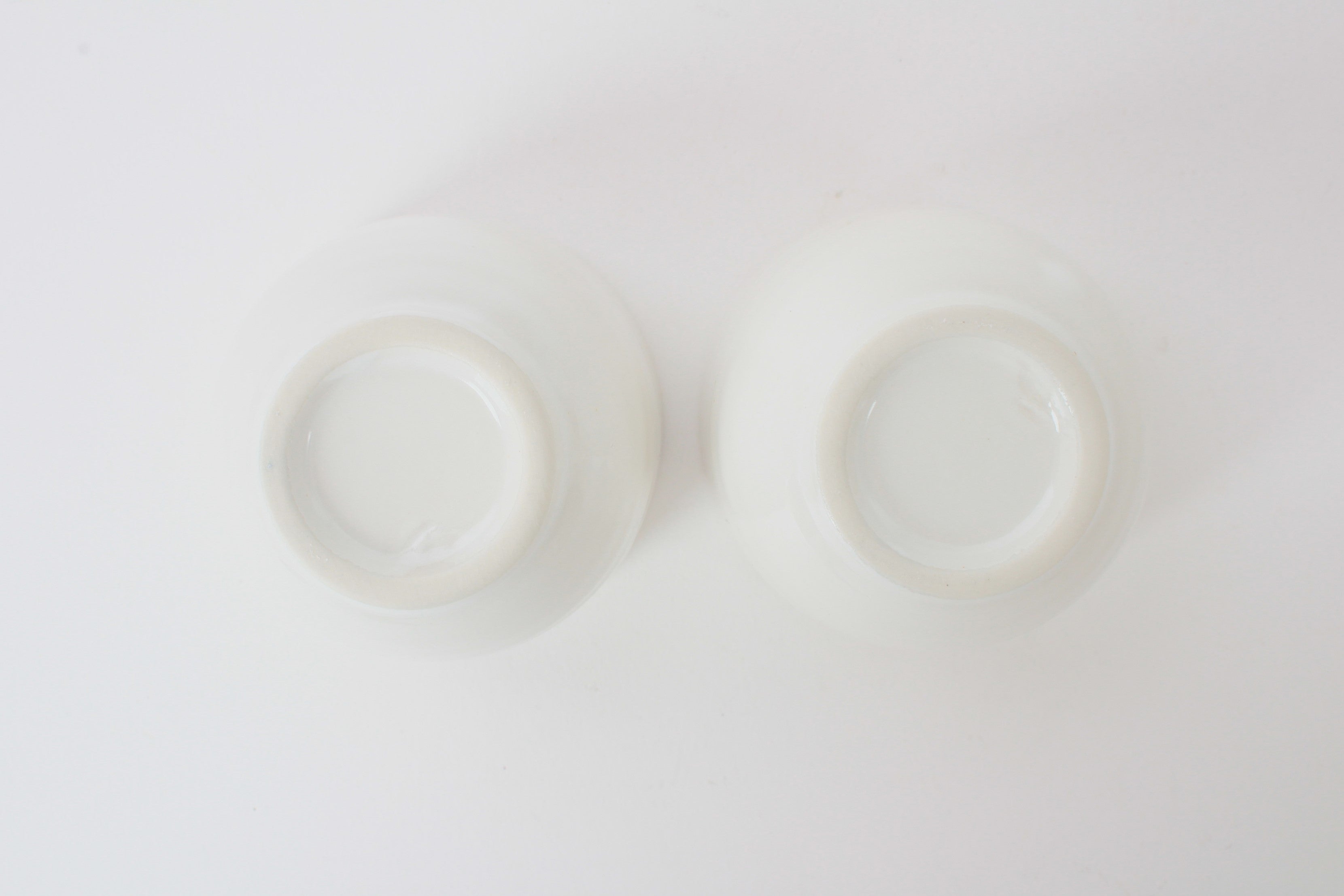 Mino ware Japanese Ceramic Chicken Shape Tokkuri and Sake Cup set White made in Japan